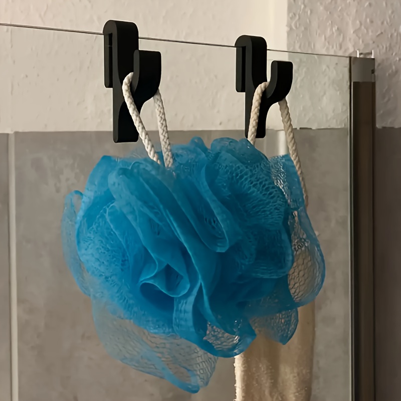 Home Essentials Bathroom Storage - مجموعة من قطعتين من خطافات أبواب